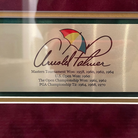 Arnold Palmer 28 1/2x 39 1/2 framed vintage photo with autograph. - Picture 3 of 4